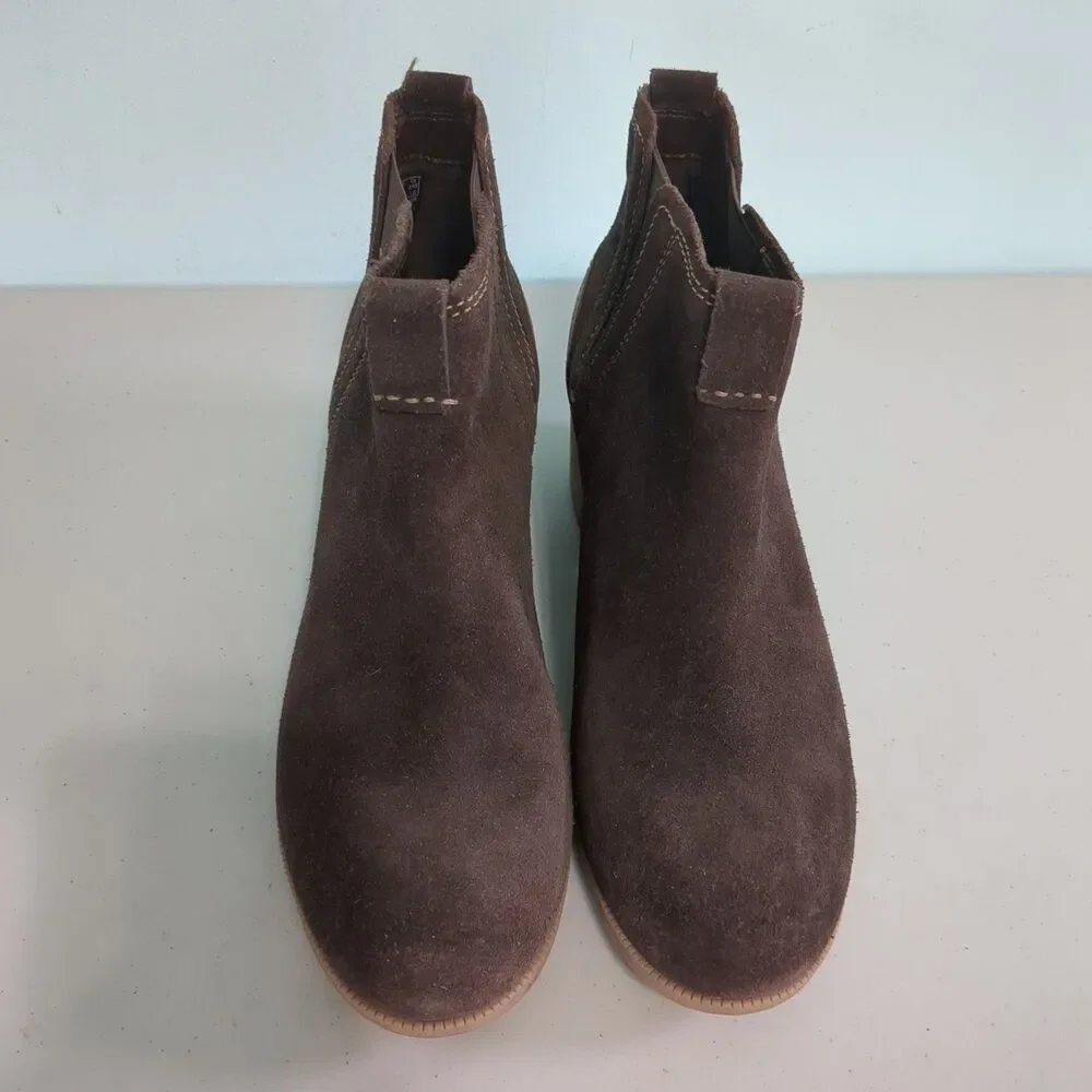 Clarks | Women's Brown Maypearl Daisy Suede Ankle Bootie Size 8